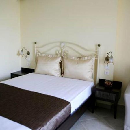 Makedos Sea View Apartment เนอาวรัสนา ภายนอก รูปภาพ