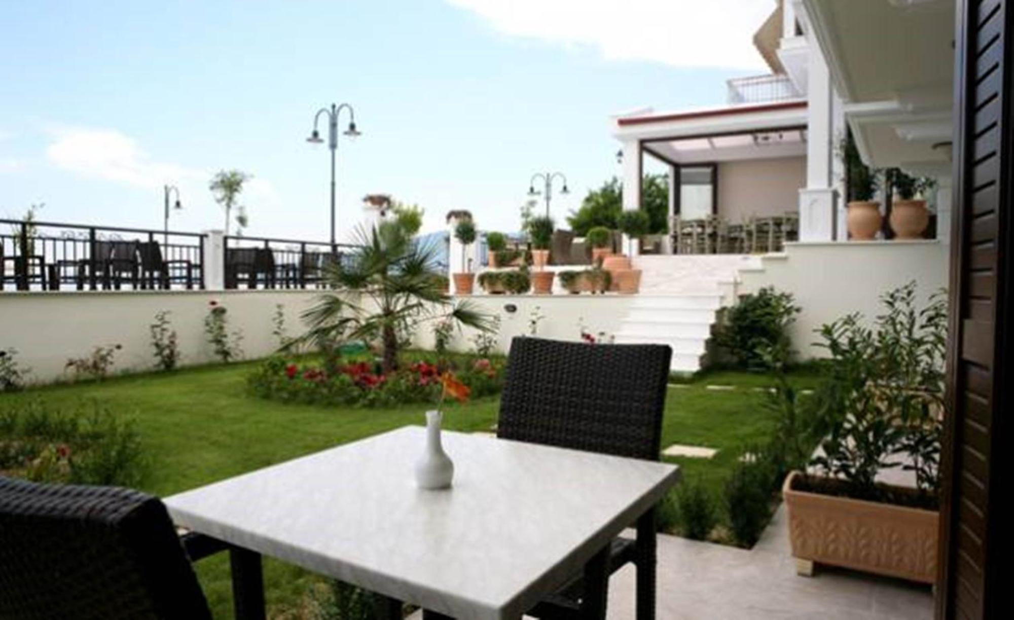 Makedos Sea View Apartment เนอาวรัสนา ภายนอก รูปภาพ