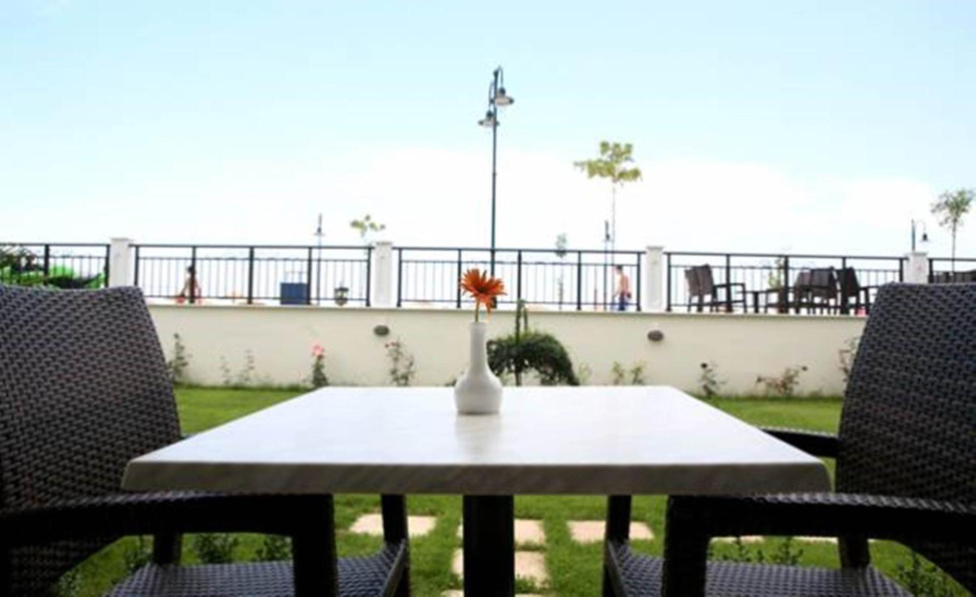 Makedos Sea View Apartment เนอาวรัสนา ภายนอก รูปภาพ